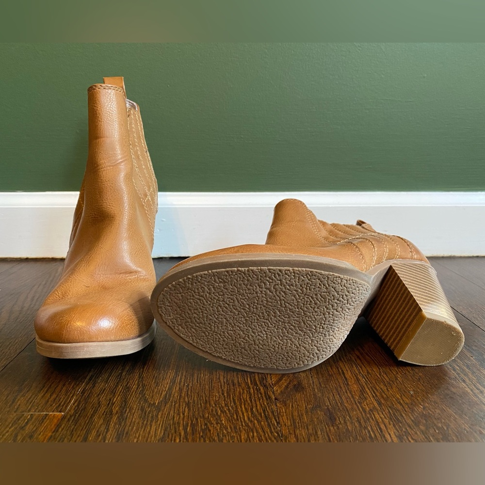 Camel Color Booties - Picture 4 of 4
